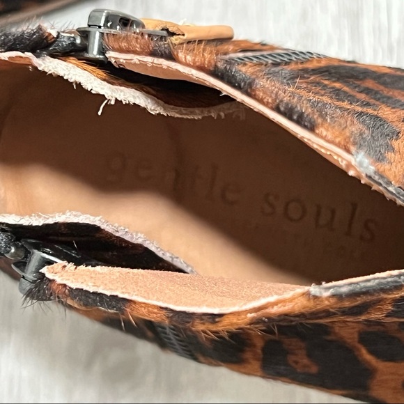 NWT Kenneth Cole Gentle Souls Ella Leopard Print Calf Hair Wedge Bootie - Sz 6.5 - Picture 8 of 16